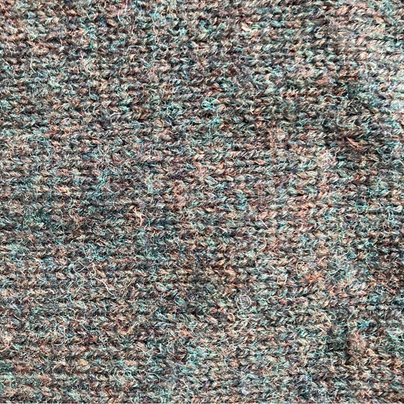 Men’s wool rich vintage wool Green Sweater with Elbow Patches - Picture 4 of 8